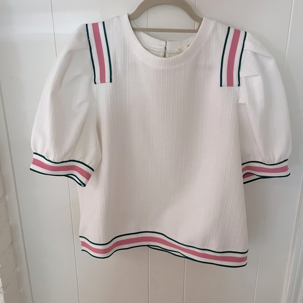 New without tags women’s top!